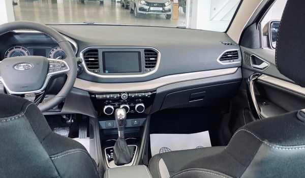 Обновленные Лады Весты поступают к дилерам: предварительные цены