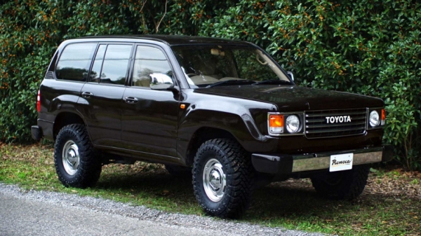 Эти внедорожники Toyota имеют классический дизайн и современные технологии