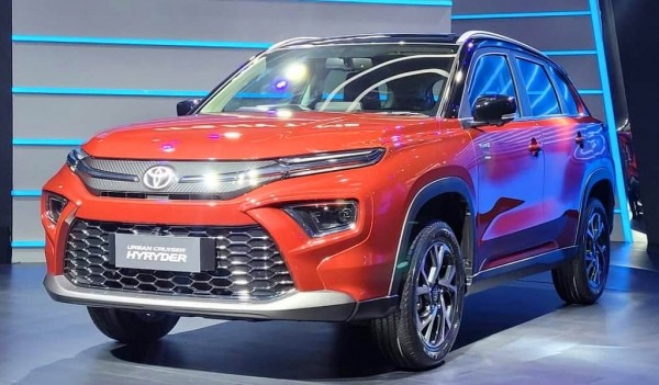 Новый кроссовер Toyota Urban Cruiser Hyryder вырос из Витары Новый кроссовер Toyota Urban Cruiser Hyryder вырос из Витары