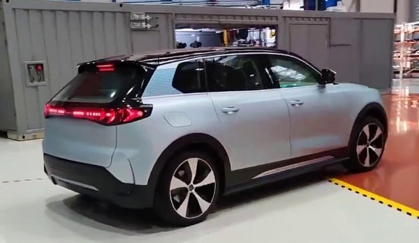 Оборонный концерн Алмаз-Антей показал кроссовер E-Neva Оборонный концерн Алмаз-Антей показал кроссовер E-Neva