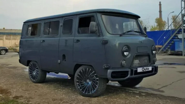 Глава УАЗа объяснил подорожание автомашин марки на треть разрывом отношений с поставщиками