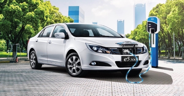 Китайский BYD продал более 641 тыс. машин за полгода и обогнал TESLA Китайский BYD продал более 641 тыс. машин за полгода и обогнал TESLA