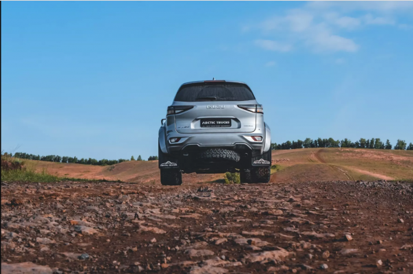 Компания Arctic Trucks превратила Isuzu MU-X 2-го поколения в экстремальный внедорожник Компания Arctic Trucks превратила Isuzu MU-X 2-го поколения в экстремальный внедорожник
