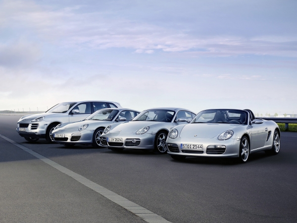 Компания BMW возглавила ТОП-10 самых популярных премиальных брендов у россиян в 2022 году