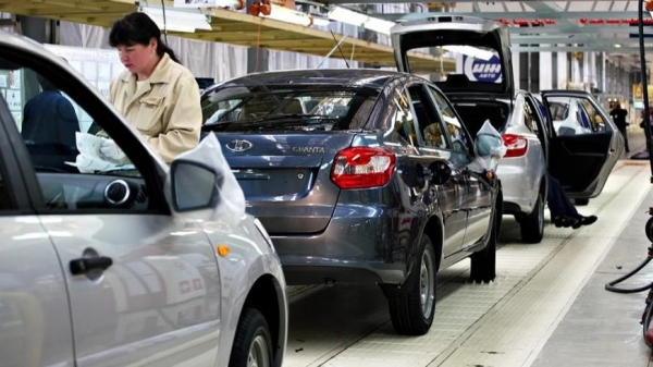 На АВТОВАЗе скопилась очередь из 2 тыс. некомплектных LADA Granta Classic’ 22