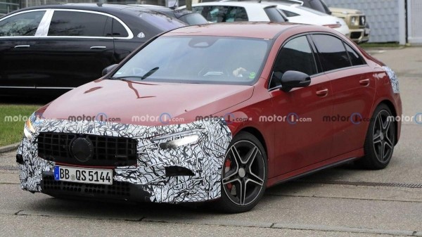 На тестах замечен прототип Mercedes-Benz CLA 2023 модельного года На тестах замечен прототип Mercedes-Benz CLA 2023 модельного года
