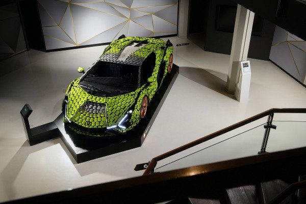 На выставке показали модель LEGO Technic Lamborghini Sián FKP 37 в масштабе 1:1 из 400 000 деталей На выставке показали модель LEGO Technic Lamborghini Sián FKP 37 в масштабе 1:1 из 400 000 деталей