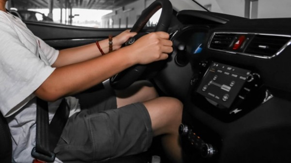 Новый кроссовер МОСКВИЧ «Примус» 2022-2023 года представлен на первых рендерных фотозарисовках Новый кроссовер МОСКВИЧ «Примус» 2022-2023 года представлен на первых рендерных фотозарисовках