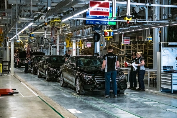 Потери Mercedes-Benz от ухода из РФ в 2022 году превысили 700 млн евро Потери Mercedes-Benz от ухода из РФ в 2022 году превысили 700 млн евро