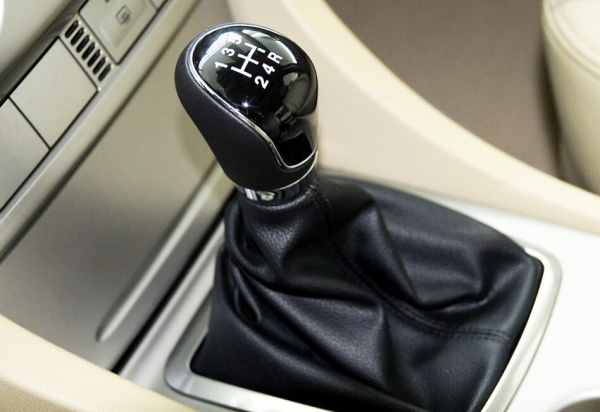 РИА Новости: средняя цена автомашины с АКПП в РФ составила 1,7 млн рублей в июне 2022 года