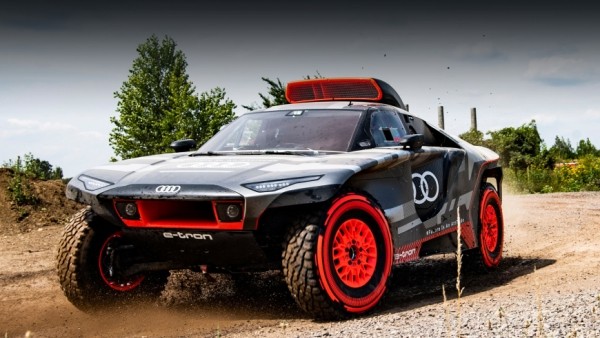 Сможет ли Audi RS Q E-Tron обогнать раллийный Audi Dakar? Сможет ли Audi RS Q E-Tron обогнать раллийный Audi Dakar?