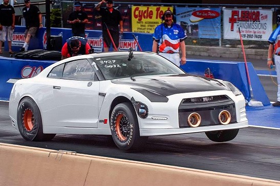 Сможет ли стоковый 911 Turbo S обогнать 1100-сильный GT-R и Rallycross EV? Сможет ли стоковый 911 Turbo S обогнать 1100-сильный GT-R и Rallycross EV?