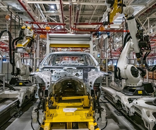 В июне производство автомобильной техники выросло на 20% по сравнению с маем
