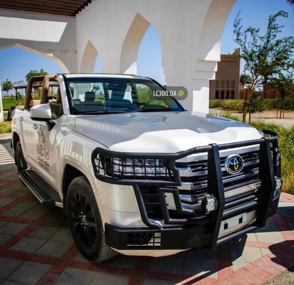 В Сети показали TOYOTA Land Cruiser 300 для сафари в кузове кабриолет 
