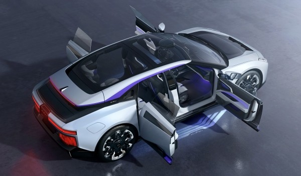 Новый седан HiPhi Z: китайский хай-тек за 90 тысяч долларов