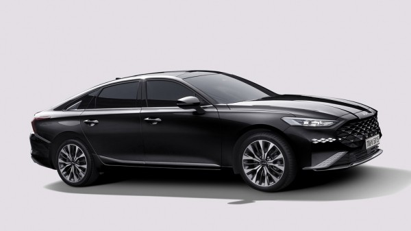 В РФ стартовали продажи нового премиального седан KIA K8 от 3,3 млн рублей