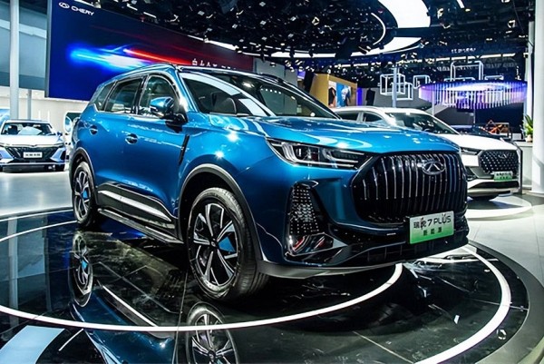 У кроссовера Chery Tiggo 7 появилась мощная гибридная версия У кроссовера Chery Tiggo 7 появилась мощная гибридная версия