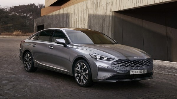 В РФ стартовали продажи нового премиального седан KIA K8 от 3,3 млн рублей