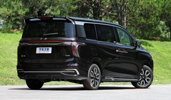 Представлен роскошный минивэн Hongqi HQ9 Представлен роскошный минивэн Hongqi HQ9