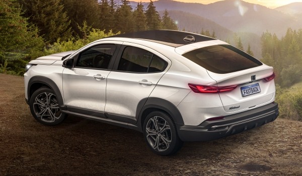 Купеобразный паркетник Fiat Fastback: серийная версия