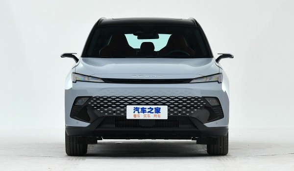 Новый кроссовер Beijing Mofang: первый «китаец» без зеркал