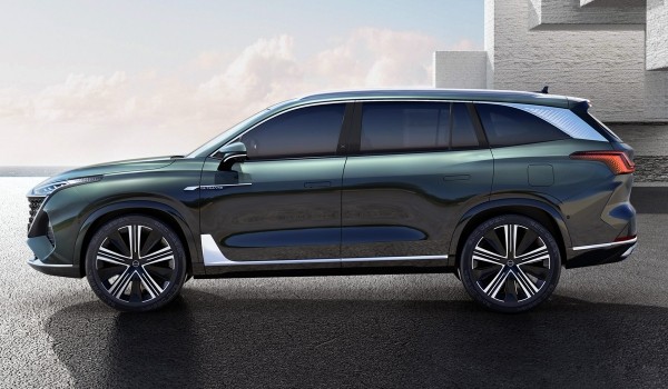 Кроссовер Roewe RX9 стал самым крупным в гамме