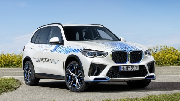 BMW разрабатывает новую версию кроссовера X5 совместно с Toyota BMW разрабатывает новую версию кроссовера X5 совместно с Toyota