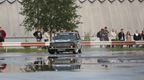 ВАЗ-2102 назван самым боевым автомобилем «ЖиФеста» ВАЗ-2102 назван самым боевым автомобилем «ЖиФеста»