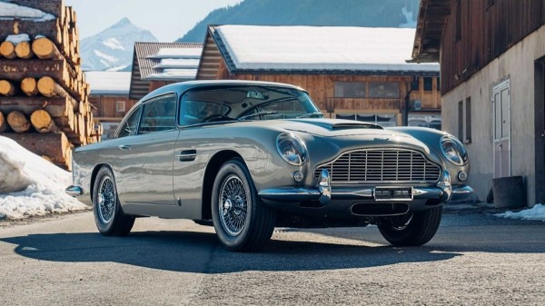 ASTON MARTIN DB5 1964 года Шона Коннери продан на аукционе за 2,4 миллиона долларов ASTON MARTIN DB5 1964 года Шона Коннери продан на аукционе за 2,4 миллиона долларов