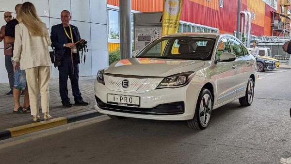 Автоэксперт Кадаков сообщил предварительную цену российского электрокара EVOLUTE I-PRO