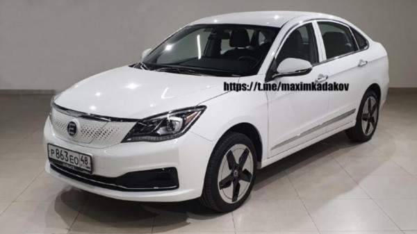 Автоэксперт Кадаков сообщил предварительную цену российского электрокара EVOLUTE I-PRO