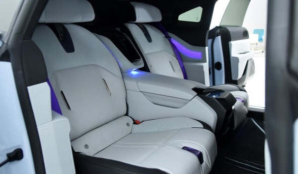 Новый седан HiPhi Z: китайский хай-тек за 90 тысяч долларов