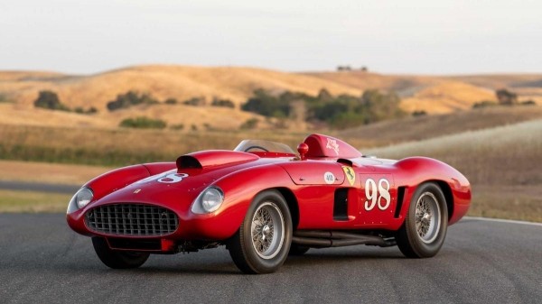 Коллекционный Ferrari 1955 года был продан за миллиард рублей