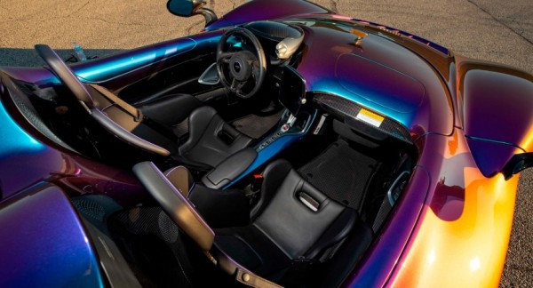 Меняющий цвет McLaren Elva может быть продан на аукционе за 162 млн рублей