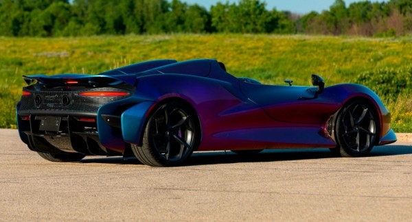 Меняющий цвет McLaren Elva может быть продан на аукционе за 162 млн рублей