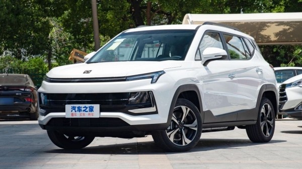 Новый электрокар МОСКВИЧ впервые сфотографировали на заводе КАМАЗа Новый электрокар МОСКВИЧ впервые сфотографировали на заводе КАМАЗа