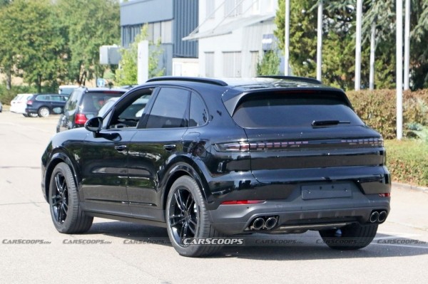 Обновленный Porsche Cayenne без камуфляжа сфотографировали на тестах Обновленный Porsche Cayenne без камуфляжа сфотографировали на тестах