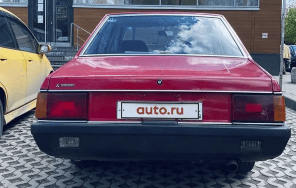 Один из самых старых Mitsubishi Lancer выставили на продажу в РФ за 100 тыс. рублей Один из самых старых Mitsubishi Lancer выставили на продажу в РФ за 100 тыс. рублей