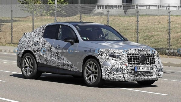 Появились первые фото роскошного кроссовера Mercedes-Maybach EQS Появились первые фото роскошного кроссовера Mercedes-Maybach EQS