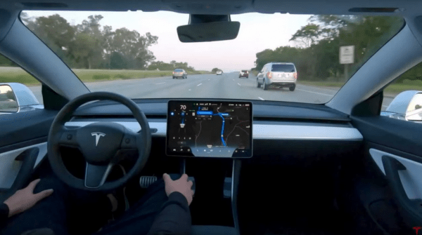 Tesla выиграла иск об использовании слова "автопилот" в Германии