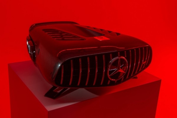 Уникальная домашняя колонка iXOOST перенимает стиль премиального Mercedes-AMG GT и цену автомобиля