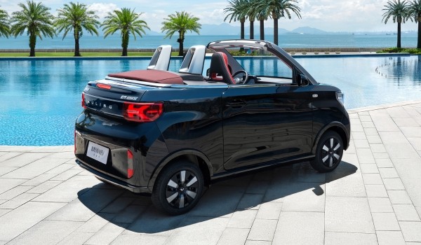 Новый Wuling Mini EV Convertible: самый маленький кабриолет