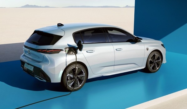 Электрический Peugeot E-308: хэтчбек и универсал Электрический Peugeot E-308: хэтчбек и универсал
