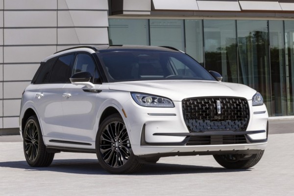 Обновленный кроссовер Lincoln Corsair: богаче оснащение, меньше моторов Обновленный кроссовер Lincoln Corsair: богаче оснащение, меньше моторов