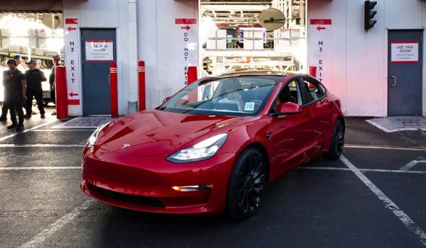 Дайджест дня: прощальный Challenger Black Ghost, «автомат» для Лады и другие события индустрии Дайджест дня: прощальный Challenger Black Ghost, «автомат» для Лады и другие события индустрии