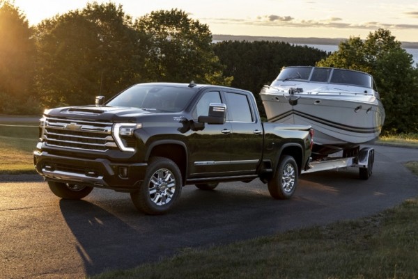 Обновлен тяжелый пикап Chevrolet Silverado HD Обновлен тяжелый пикап Chevrolet Silverado HD