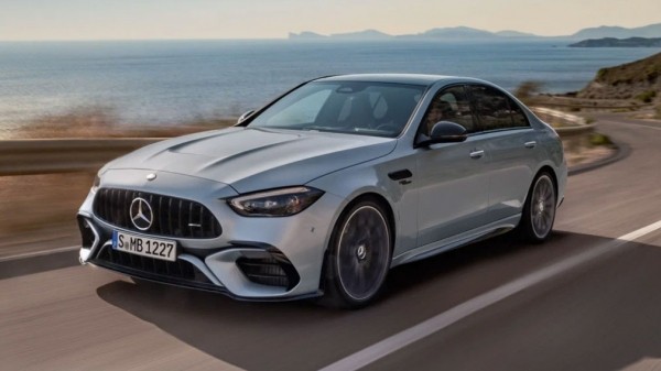 Представлен новый Mercedes-AMG C63 S E Performance Представлен новый Mercedes-AMG C63 S E Performance