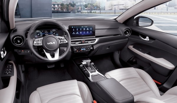 Обновленный седан Kia K3: больше сенсоров для Cerato