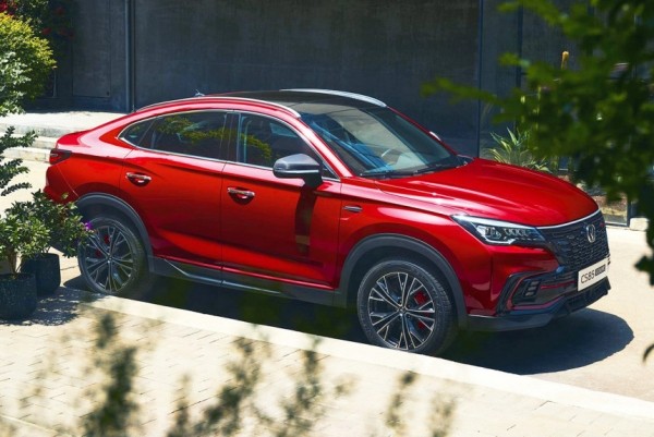 Кроссовер Changan CS85 стал мощнее после модернизации Кроссовер Changan CS85 стал мощнее после модернизации