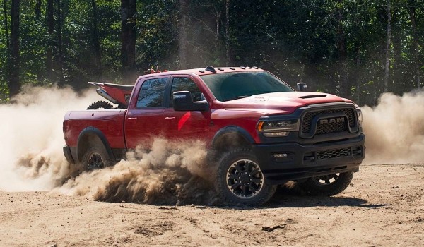 Дайджест дня: машина агента 007 на аукционе, Ram 2500 Rebel и другие события индустрии Дайджест дня: машина агента 007 на аукционе, Ram 2500 Rebel и другие события индустрии